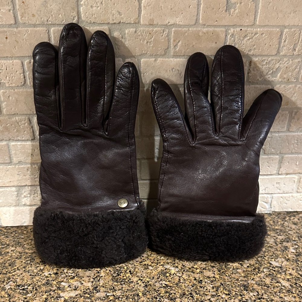 UGG Australia Dark Brown Leather Gloves with Fur Cuff. Size Medium